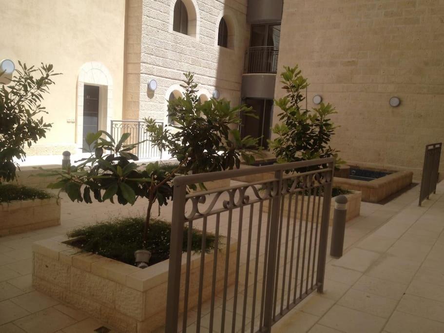 Luxury 3 Bedroom Apt, Harav Kook7 Jerusalém Exterior foto